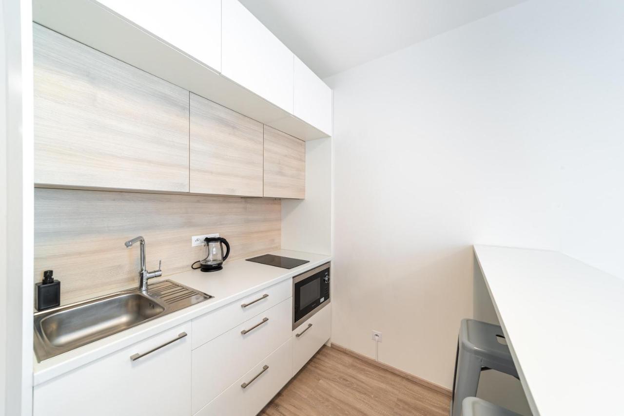 Apartments Harfa Прага Экстерьер фото